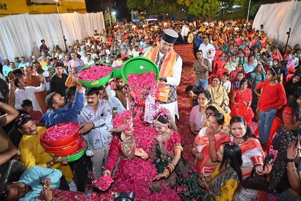 इंदौर इन्फोसिस परिसर लोकार्पण से जुड़ा विज्ञप्ति चित्र